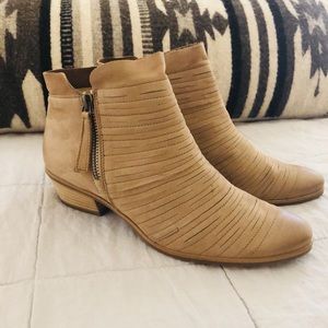PAUL GREEN SHASTA ANKLE BOOT